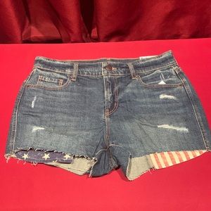 NWTs Old Navy Boyfriend mid-rise jean shorts sz 4